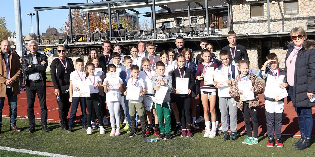 PRVE-TRI-EKIPE-Blago-Srbije-i-Srpske-neka-trci-Srpska-(66)